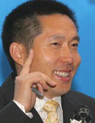 中央電視臺(tái)廣告經(jīng)濟(jì)信息中心主任、經(jīng)濟(jì)頻道總監(jiān)郭振璽