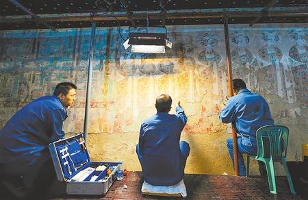 莫高窟記得，“飛天”記得…… ——敦煌研究院文物保護(hù)利用群體素描