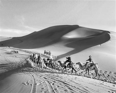 敦煌鳴沙山 月牙泉 雅丹地質(zhì)公園 玉門關(guān)景區(qū)今日起恢復(fù)對(duì)外開(kāi)放