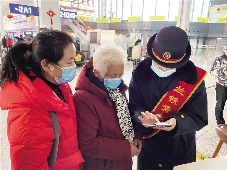 【新春走基層】春運(yùn)今日拉開大幕 蘭州局集團(tuán)加開臨時(shí)旅客列車16對