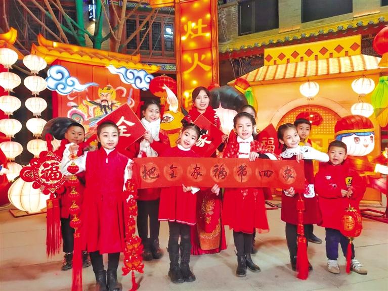 原創(chuàng)音樂電視《全家?！废蛱m州市人民拜年！