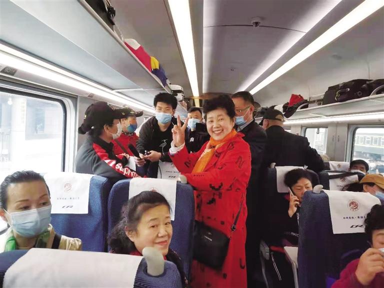 坐上動(dòng)車(chē)暢游三峽 蘭鐵國(guó)旅公司推出“定制服務(wù)”