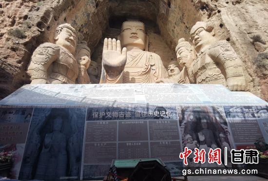 時(shí)下，中國(guó)“石窟鼻祖”天梯山石窟第13窟大佛足部與局部危巖體搶救性保護(hù)項(xiàng)目正在施工。圖為施工現(xiàn)場(chǎng)。陳曉斌 攝