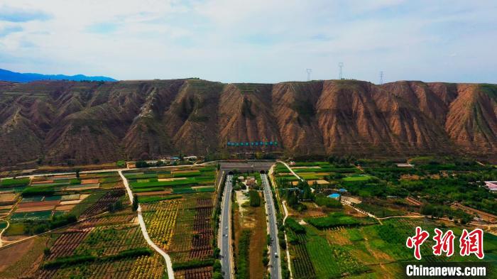 甘肅榆中造養(yǎng)結合十數(shù)年荒山改綠 野生動物?！奥睹妗?>
        </a><em>甘肅榆中造養(yǎng)結合十數(shù)年荒山改綠 野生動物?！奥睹妗?/em></li>
    <li><a  target=