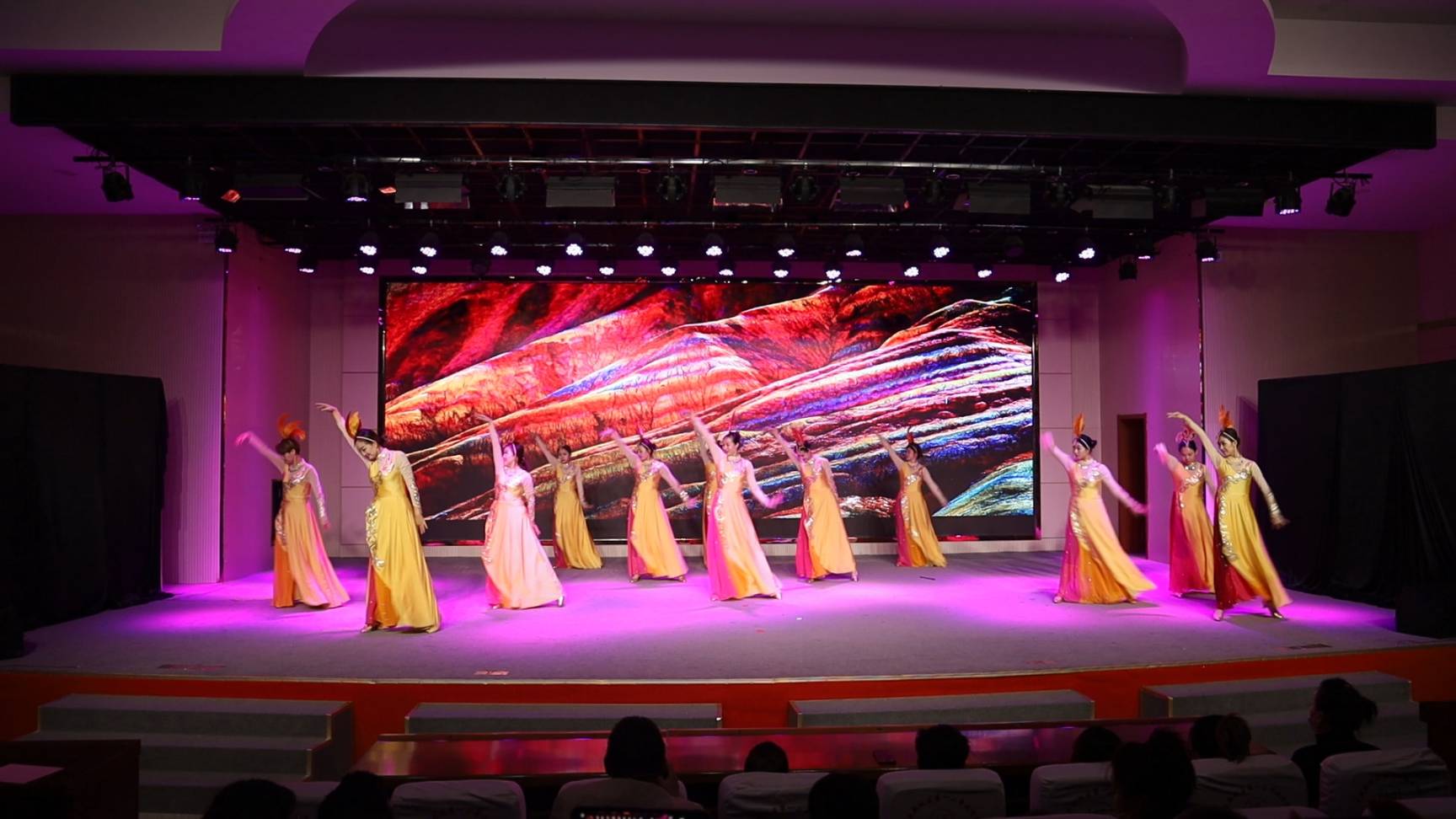 張掖市非遺舞臺(tái)劇《寶卷印象》在武威、金昌等市州上演