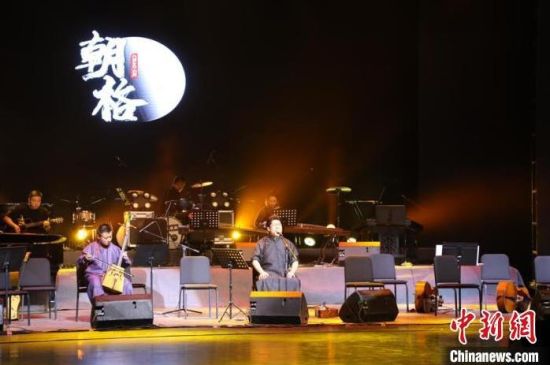 圖為甘肅本土原生態(tài)樂隊(duì)“朝格組合”在蘭州演出。(資料圖) 受訪人供圖