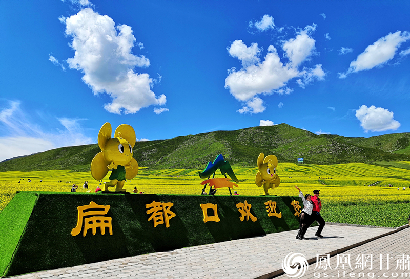 河西走廊張掖扁都口，古絲綢之路要道。王振武 攝