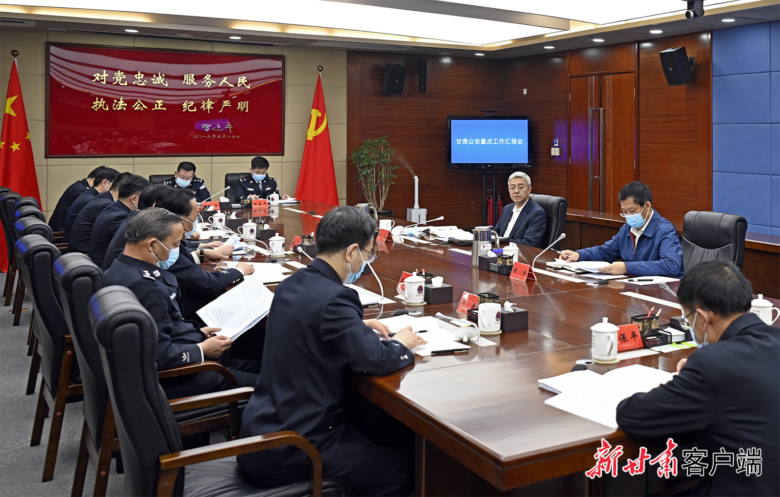 【甘快看】尹弘在甘肅省公安廳調(diào)研時(shí)強(qiáng)調(diào)：堅(jiān)持政治建警鍛造公安鐵軍，全力以赴防風(fēng)險(xiǎn)保安全護(hù)穩(wěn)定