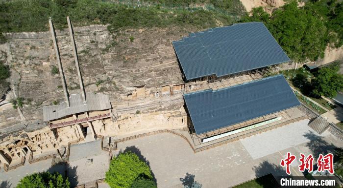 圖為航拍視角下的北石窟寺?！“瑧c龍 攝