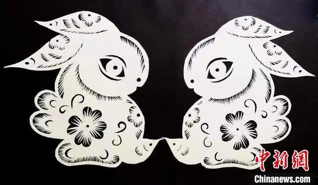 圖為甘肅“非遺人”創(chuàng)作的剪紙兔。(資料圖) 甘肅省非遺保護(hù)中心供圖