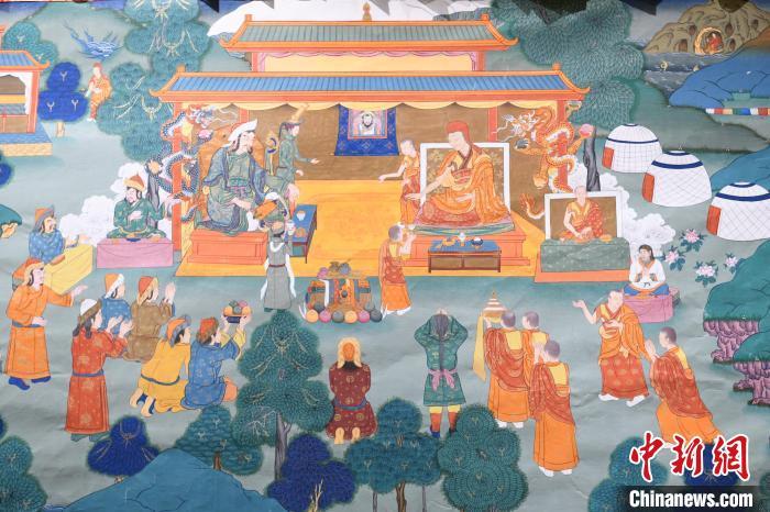 8月20日，在蘭州市博物館展出的大型歷史題材卷軸唐卡“涼州會(huì)盟”?！〈魑牟?攝