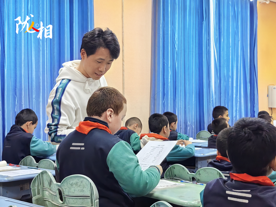 青春華章：從祁連山到天山 韓云峰閃耀講臺(tái)